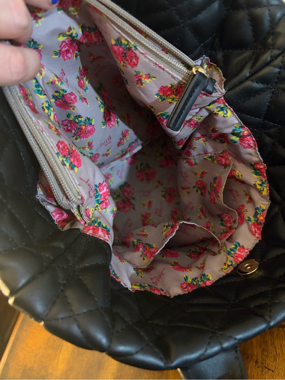 Betsey Johnson Black Quilted Chain Tote Bag - Picture 7 of 8